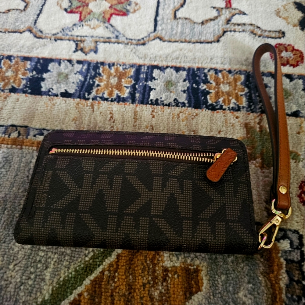 Michael kors dark brown Signature wallet